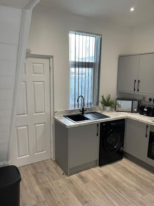 Luxury Accommodation. Wallasey Exteriör bild