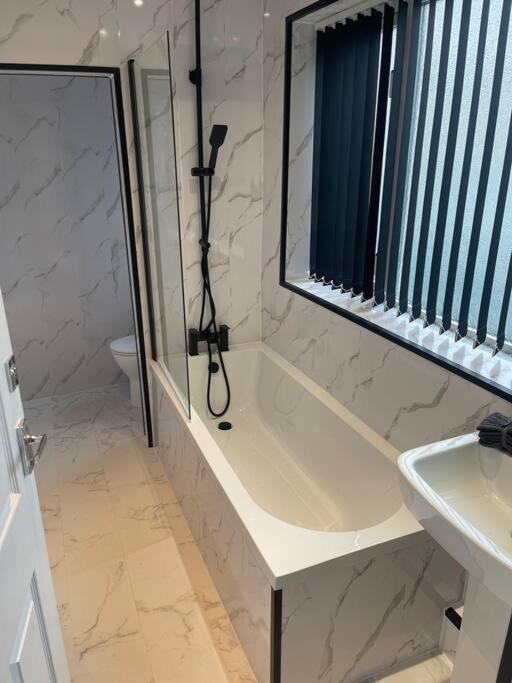 Luxury Accommodation. Wallasey Exteriör bild